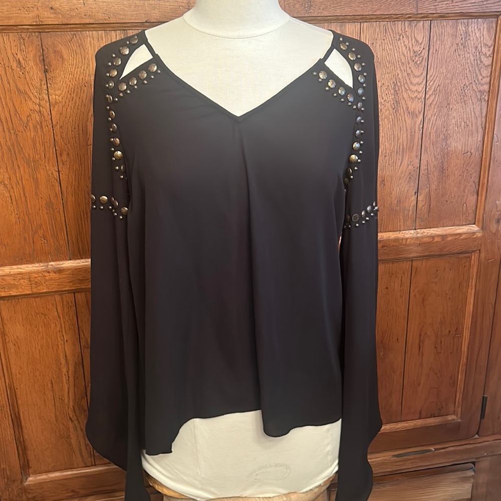 ROCK & REPUBLIC🖤Black TOP Adorned with Metallic Circular Pieces⭐️SMALL